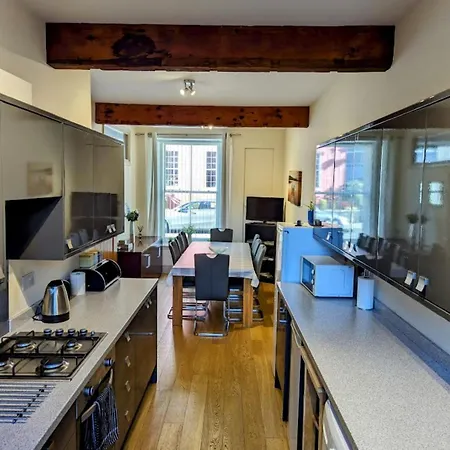 4 Bedroom House, 度假居 阿尔弗斯顿