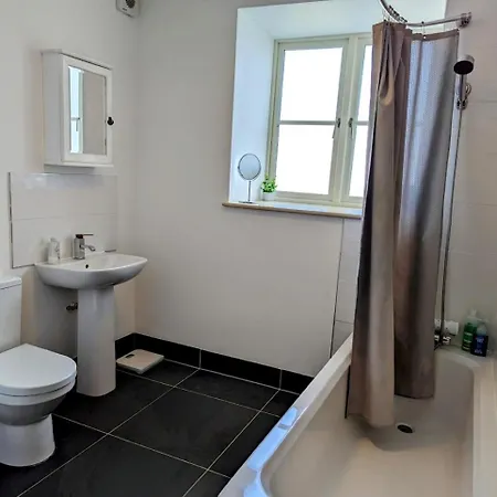 Сasa de vacaciones 4 Bedroom House,